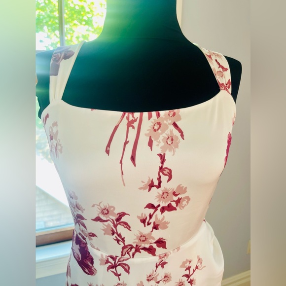 Reformation size 6 satin dress (white with burgundy flowers). - Picture 2 of 12